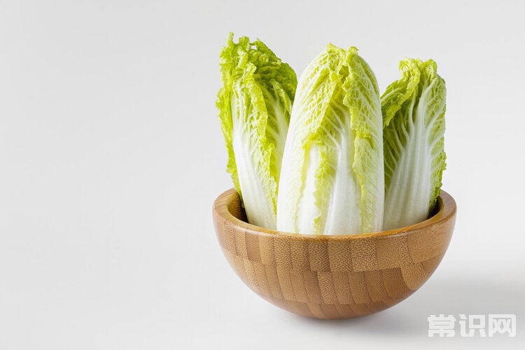 白菜变“毒菜”，内含甲醛还致白血病？白菜还能不能吃？答案来了