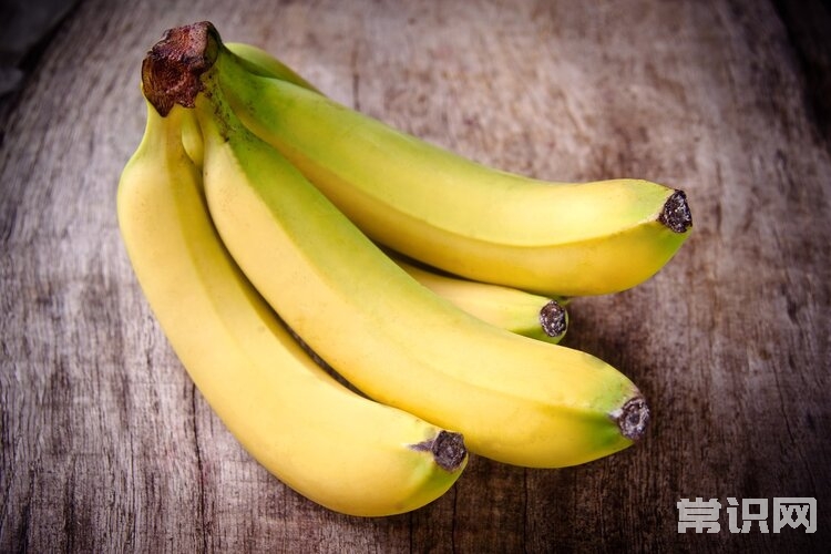 香蕉真的能降血压吗？吃香蕉好处多，还是坏处多？3类人要注意